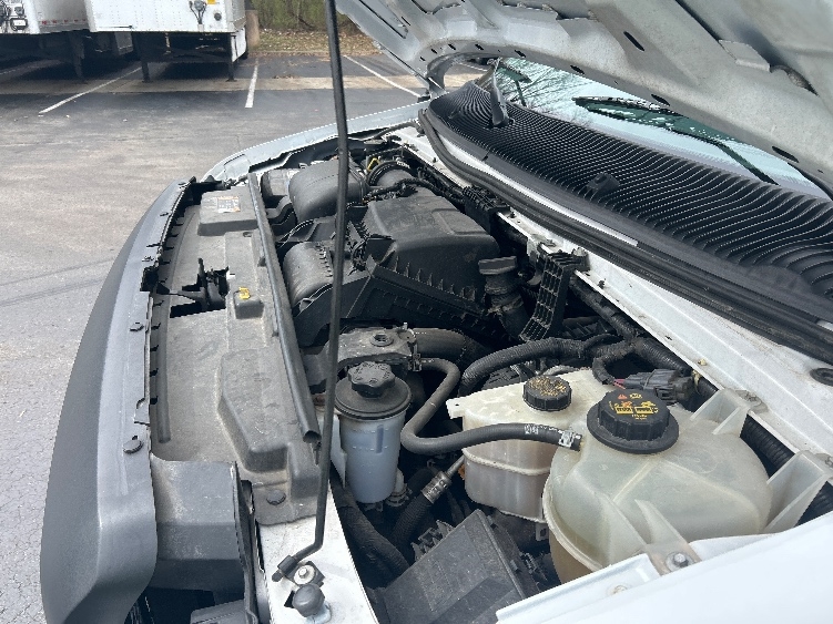 Used 2022 Ford E-350 - photo 26