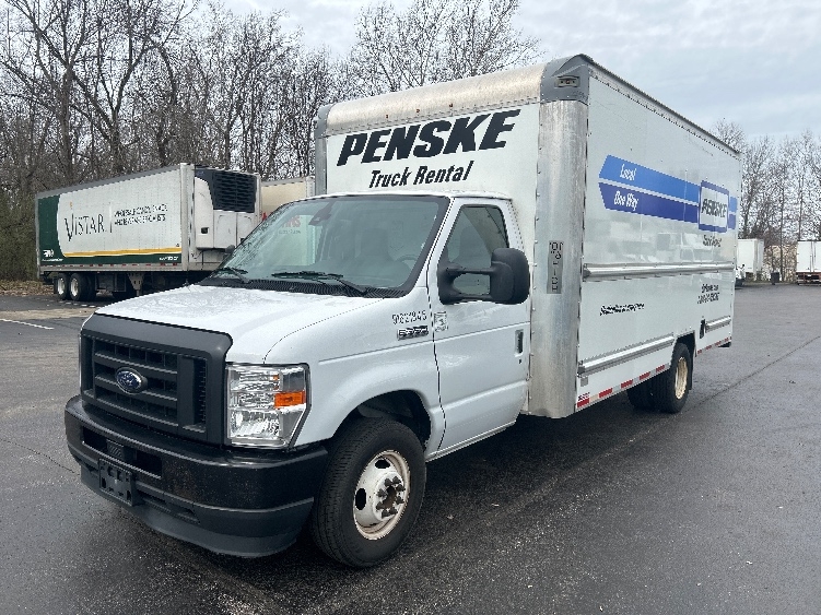 Used 2022 Ford E-350 - photo 5