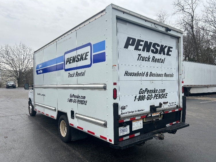 Used 2022 Ford E-350 - photo 8