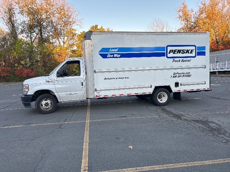 Used 2022 Ford E-350 - photo 6