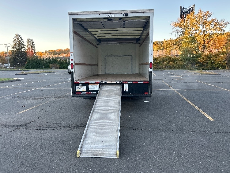 Used 2022 Ford E-350 - photo 11