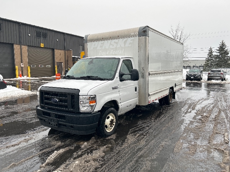 Used 2022 Ford E-350 - photo 5