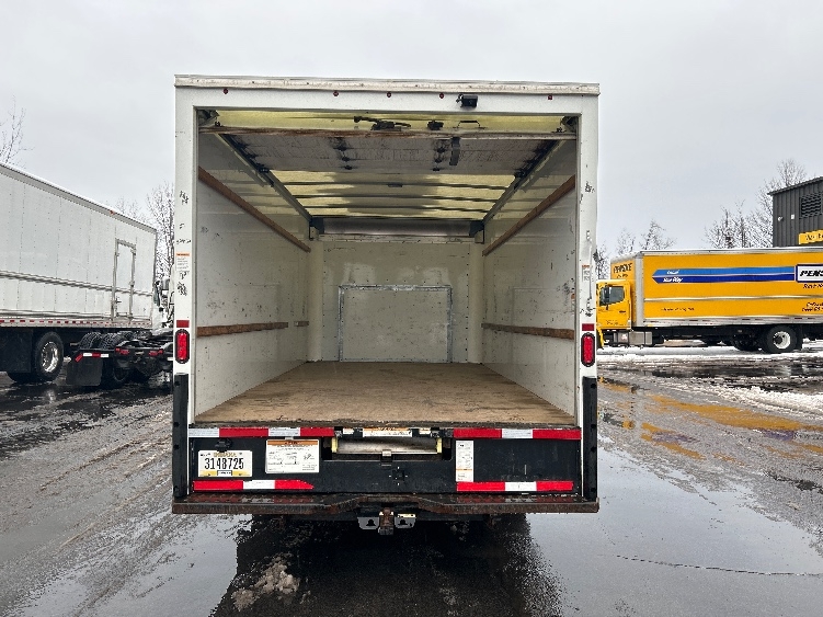 Used 2022 Ford E-350 - photo 10