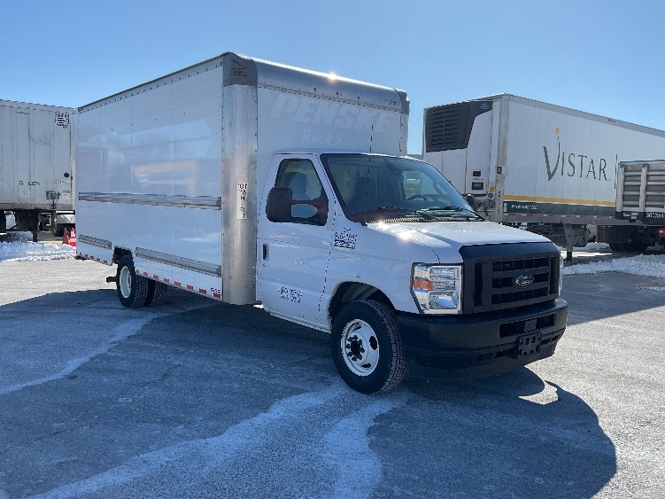 Used 2022 Ford E-350 - photo 1