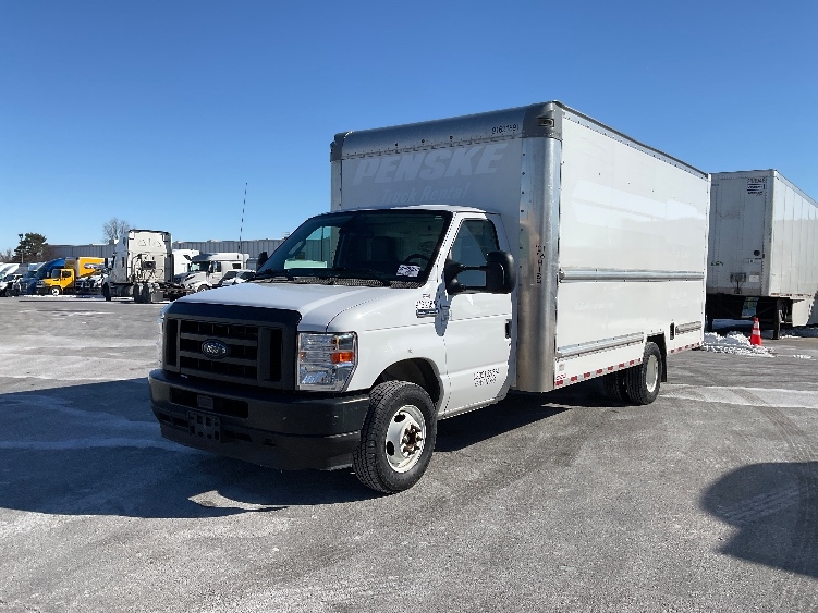 Used 2022 Ford E-350 - photo 5