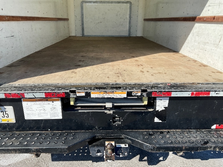 Used 2022 Ford E-350 - photo 11