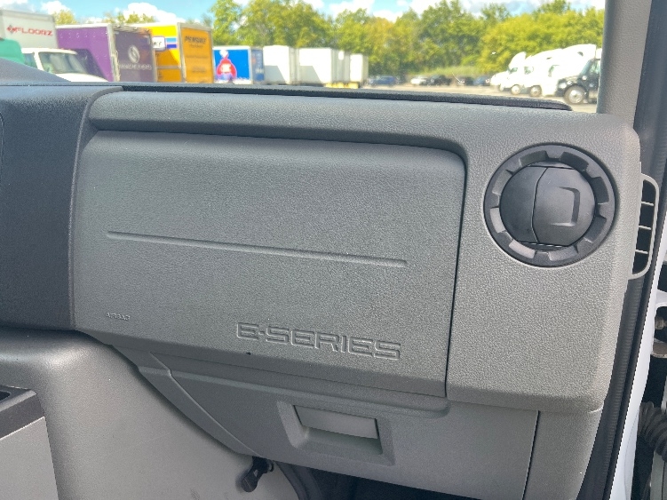 Used 2022 Ford E-350 - photo 22
