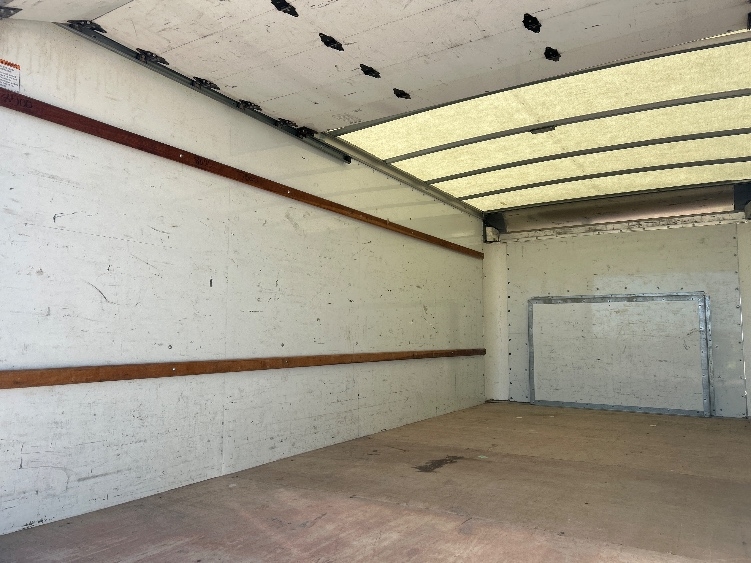 Used 2022 Ford E-350 - photo 13