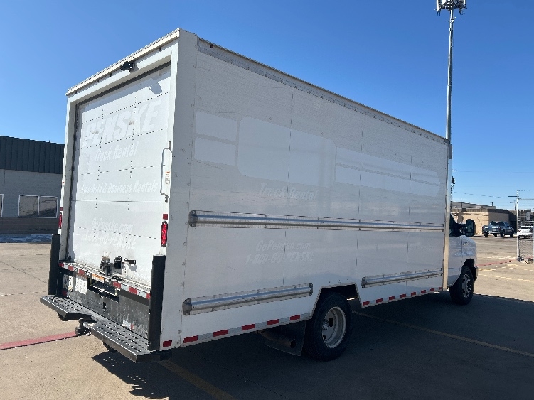 Used 2022 Ford E-350 - photo 15