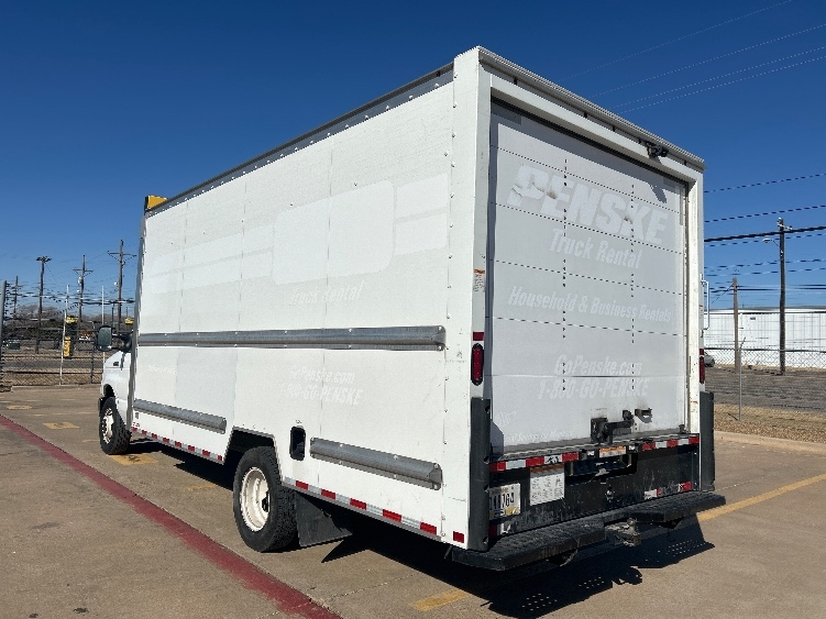 Used 2022 Ford E-350 - photo 8