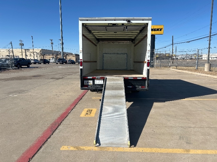 Used 2022 Ford E-350 - photo 11