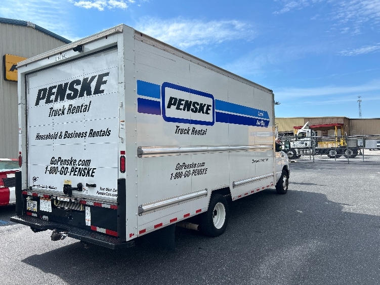 Used 2022 Ford E-350 - photo 14