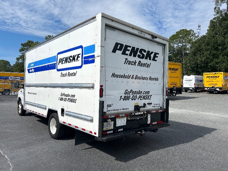 Used 2022 Ford E-350 - photo 7