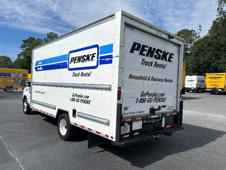 Used 2022 Ford E-350 - photo 8