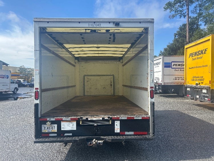 Used 2022 Ford E-350 - photo 10