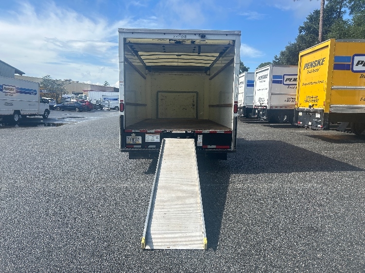 Used 2022 Ford E-350 - photo 11