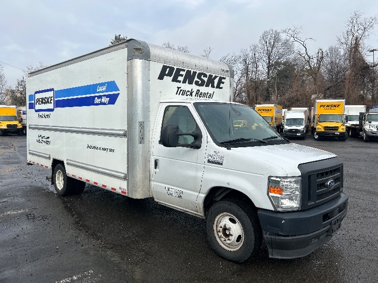 Used 2022 Ford E-350 - photo 1
