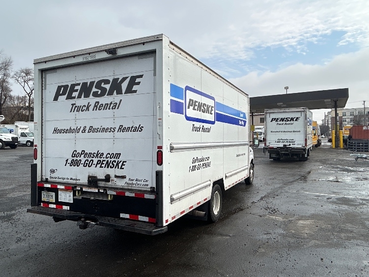 Used 2022 Ford E-350 - photo 15
