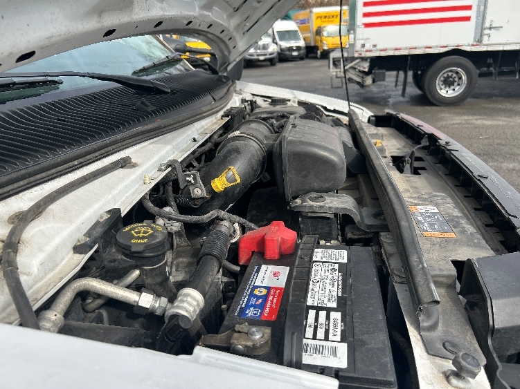 Used 2022 Ford E-350 - photo 25