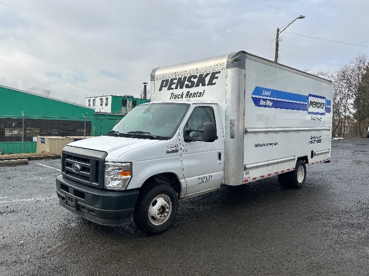 Used 2022 Ford E-350 - photo 5