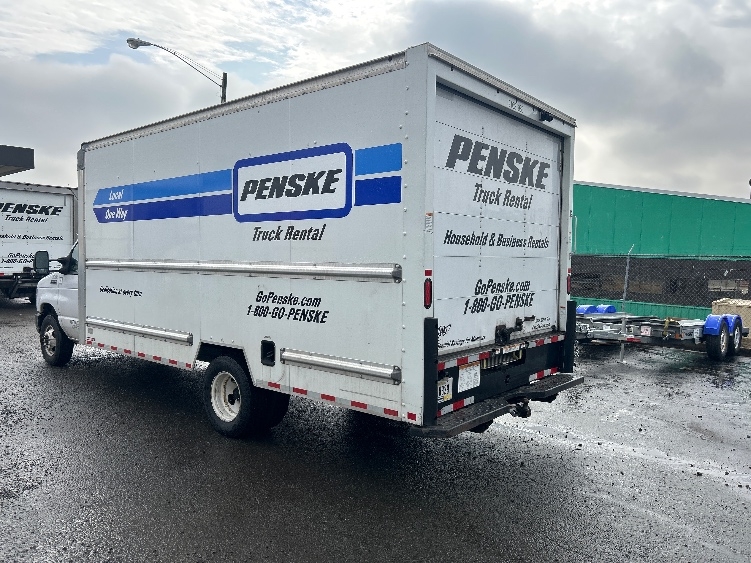 Used 2022 Ford E-350 - photo 8