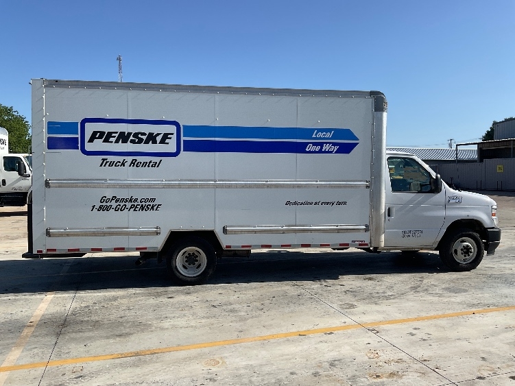 Used 2022 Ford E-350 - photo 14