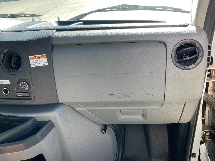 Used 2022 Ford E-350 - photo 20
