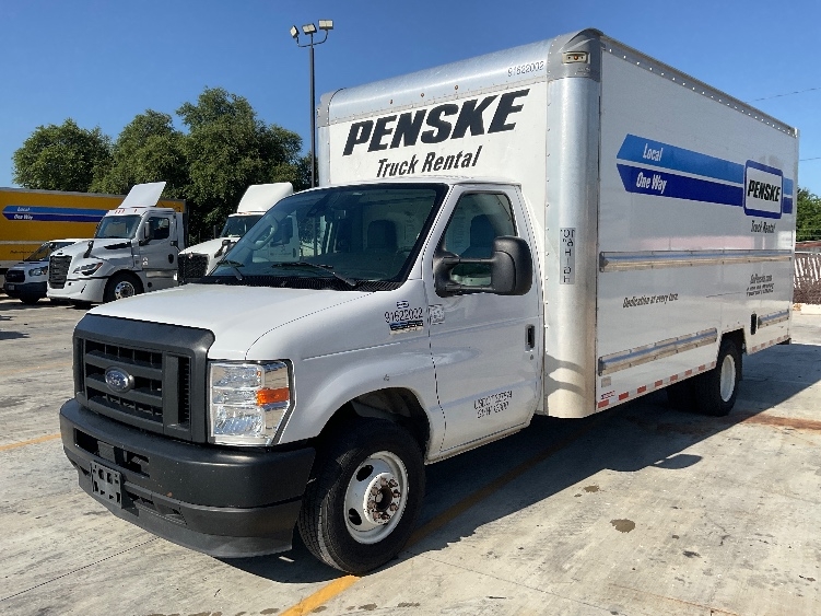 Used 2022 Ford E-350 - photo 5