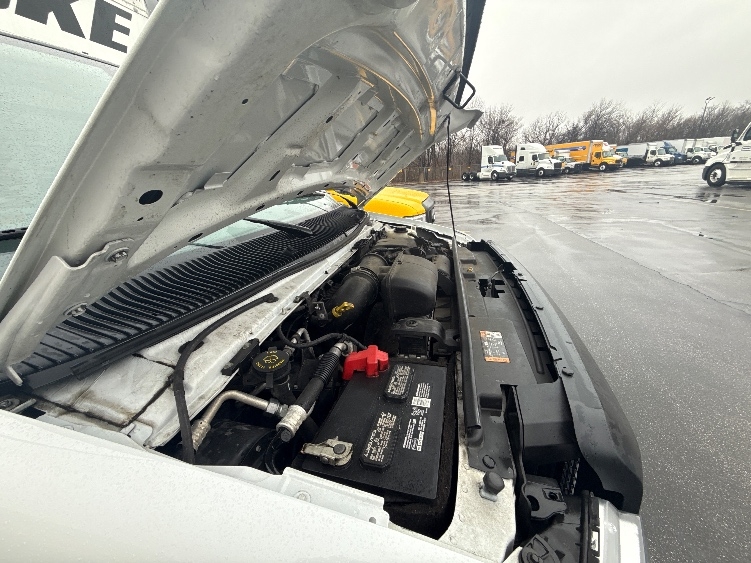Used 2022 Ford E-350 - photo 25