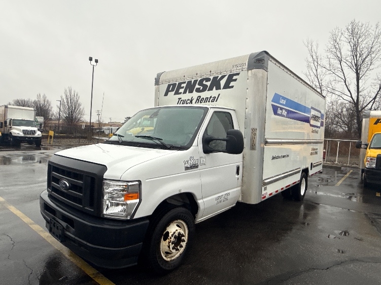 Used 2022 Ford E-350 - photo 5