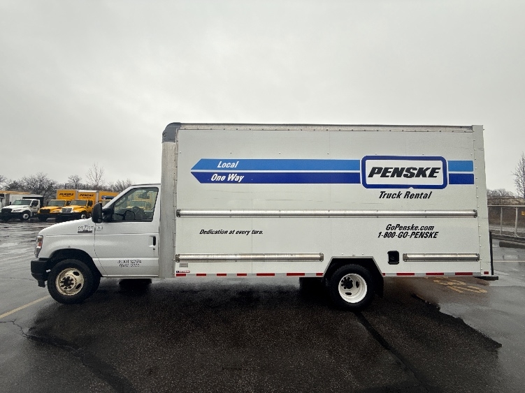 Used 2022 Ford E-350 - photo 6