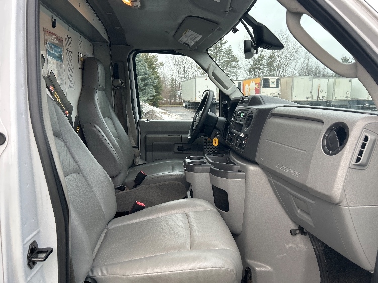 Used 2022 Ford E-350 - photo 24