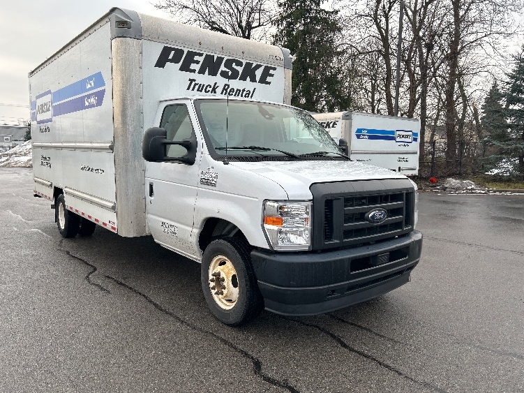 Used 2022 Ford E-350 - photo 30