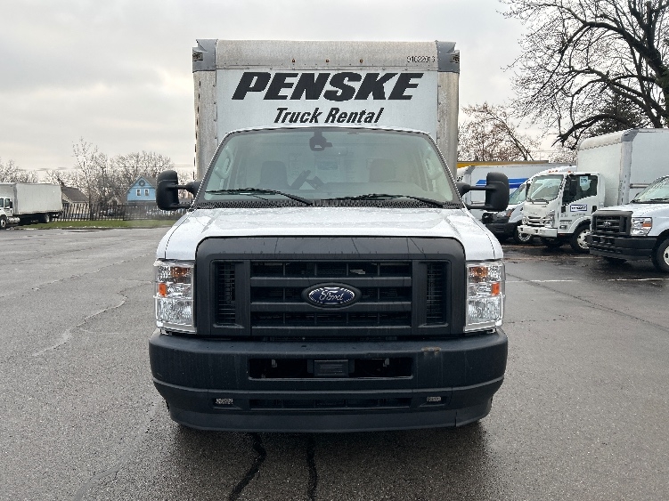 Used 2022 Ford E-350 - photo 31