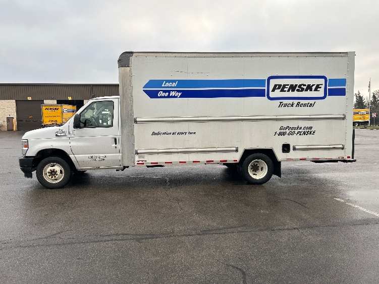 Used 2022 Ford E-350 - photo 6