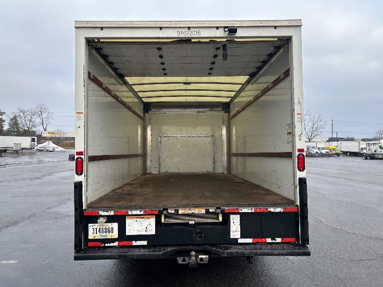 Used 2022 Ford E-350 - photo 10