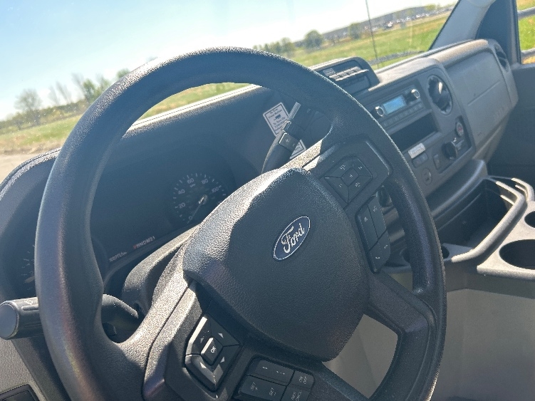Used 2022 Ford E-350 - photo 19