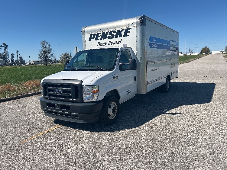 Used 2022 Ford E-350 - photo 5