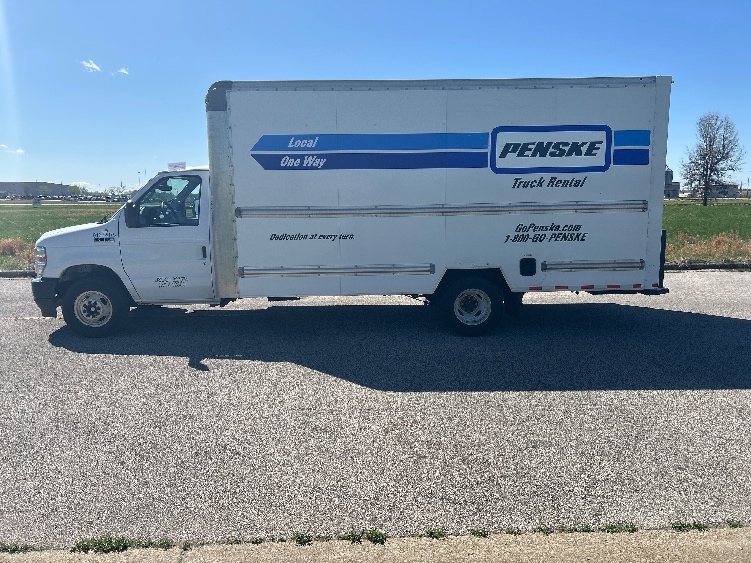 Used 2022 Ford E-350 - photo 6