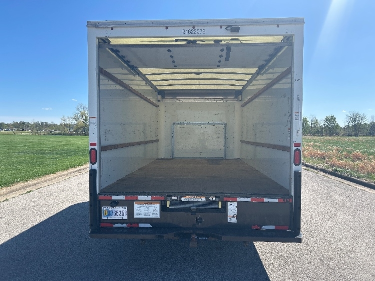 Used 2022 Ford E-350 - photo 10