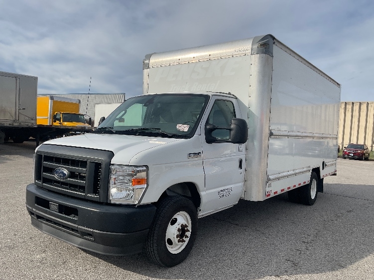 Used 2022 Ford E-350 - photo 5