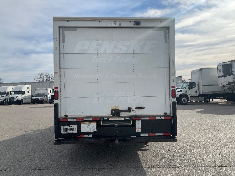 Used 2022 Ford E-350 - photo 9