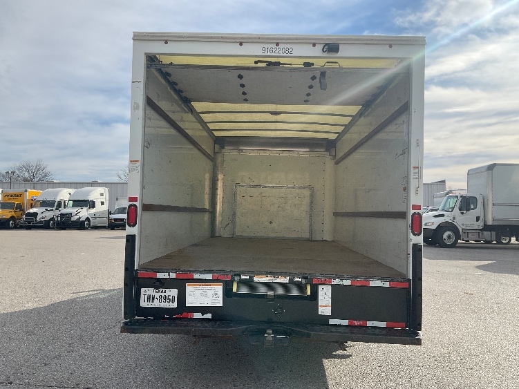 Used 2022 Ford E-350 - photo 10