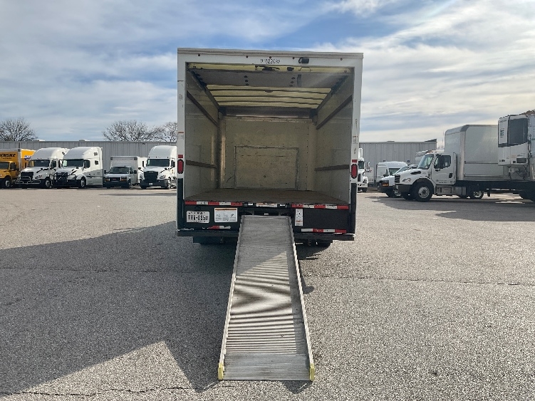 Used 2022 Ford E-350 - photo 11