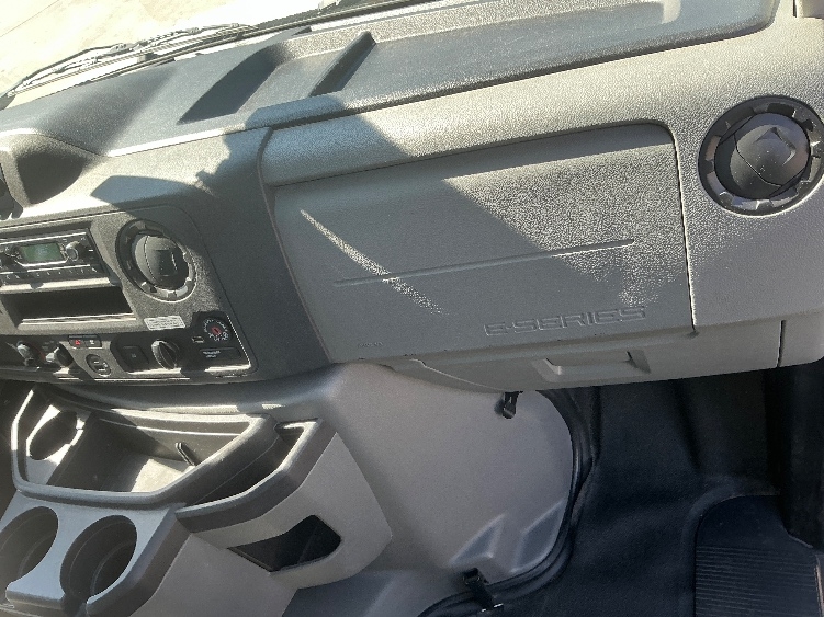 Used 2022 Ford E-350 - photo 23