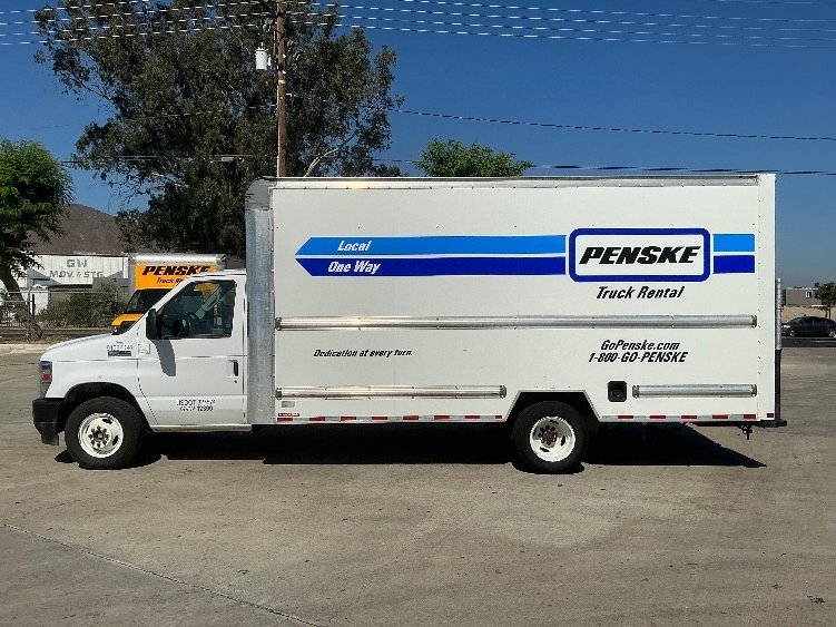 Used 2022 Ford E-350 - photo 6