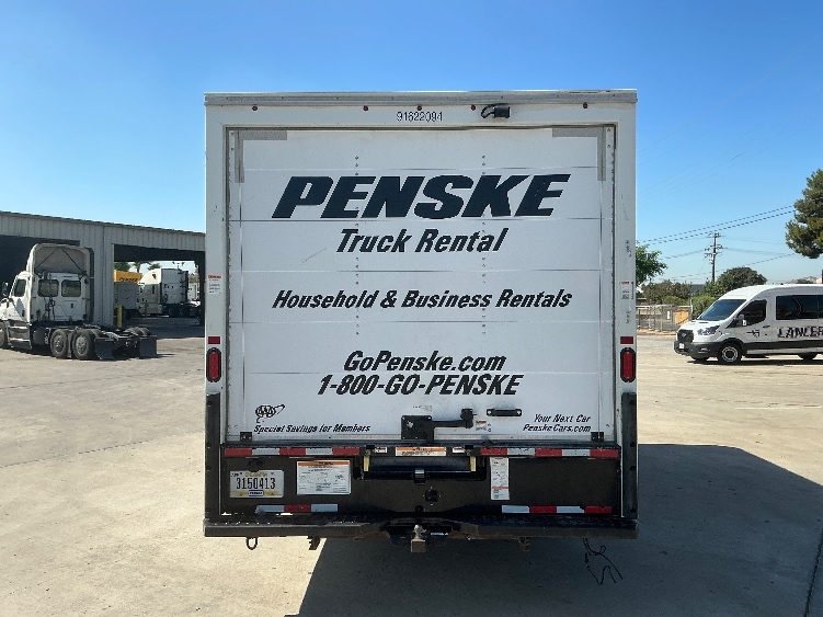 Used 2022 Ford E-350 - photo 9