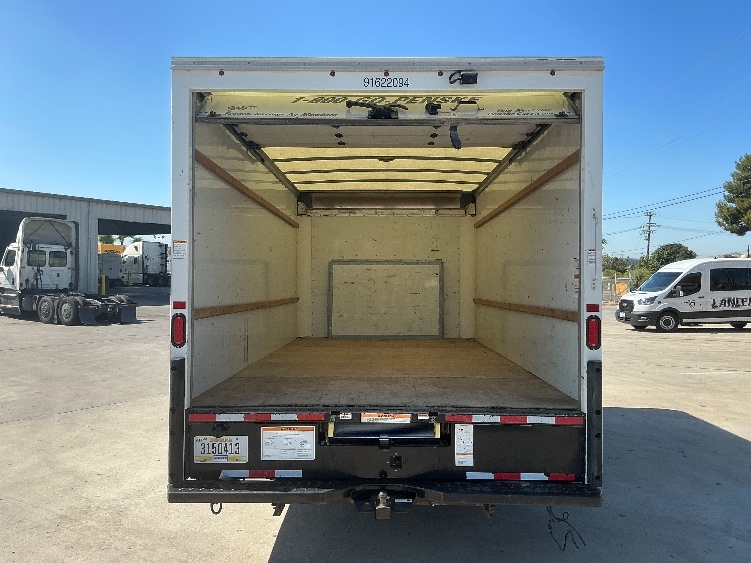 Used 2022 Ford E-350 - photo 10
