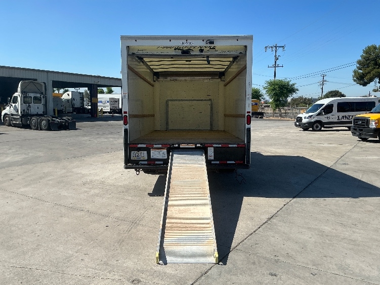 Used 2022 Ford E-350 - photo 11