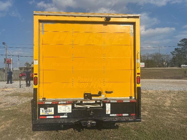 Used 2022 Ford E-350 - photo 9